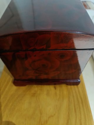 Joyero de madera con cerradura y cajones