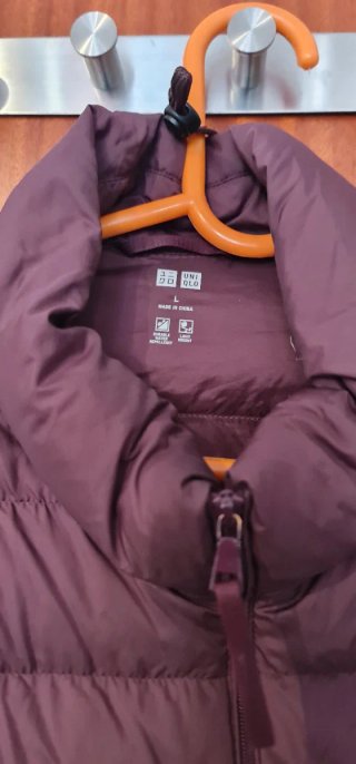 Chaqueta Uniqlo Ultra Light Down Granate T. L.