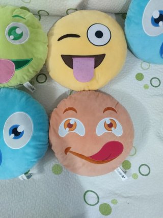 Lote 5 cojines emoji
