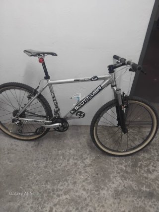 Se vende en bicicleta en perfecto estado xt