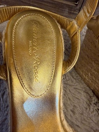 Sandalias cuña doradas Gianvito Rossi