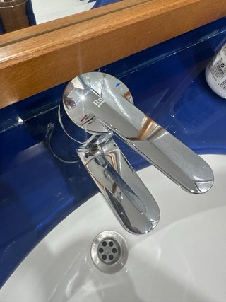 Dos baños completos