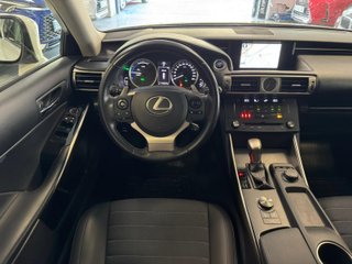 Lexus IS 2.5 300h Executive Navibox