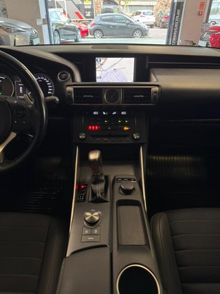 Lexus IS 2.5 300h Executive Navibox