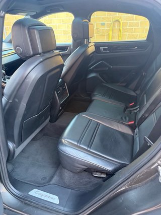 Porsche Cayenne 2021