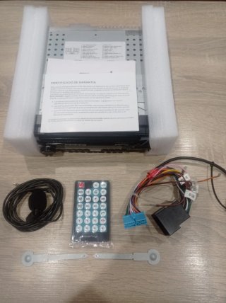 Radio Corvy DV-777 Pantalla Retráctil 7