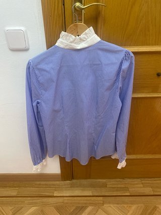 Camisa de rayas con volantes