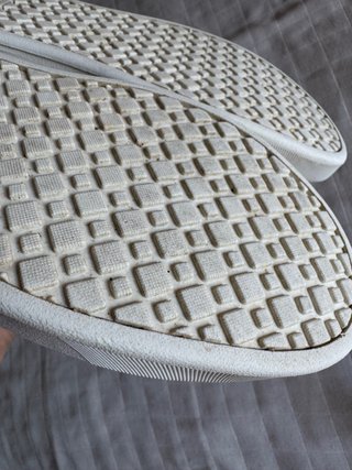 Zapatillas Zara niño talla 36 blancas y negras