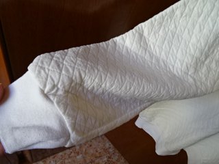 Felpa bianca con lavorazioni