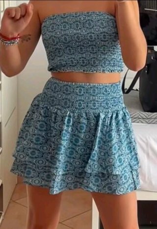 Falda corta volantes + Top Shein Talla S (NUEVO)