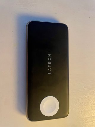 Batería Externa Satechi con cargador apple watch