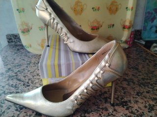Zapatos de tacón Mariamare dorados