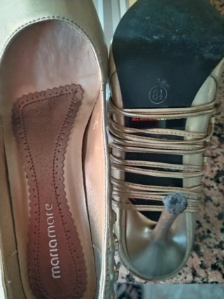 Zapatos de tacón Mariamare dorados
