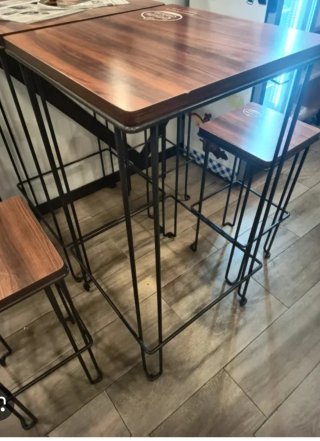 Mesa Alta Bar Estrella Galicia Madera