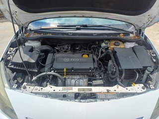 Opel Astra 1.6i Etiq C verde
