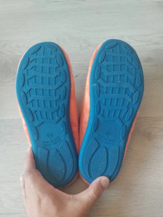 Zapatillas de estar por casa naranjas
