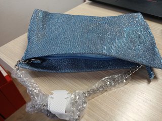 Bolso de fiesta azul brillante con cadena