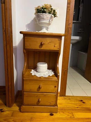 Mueble de madera con cajones