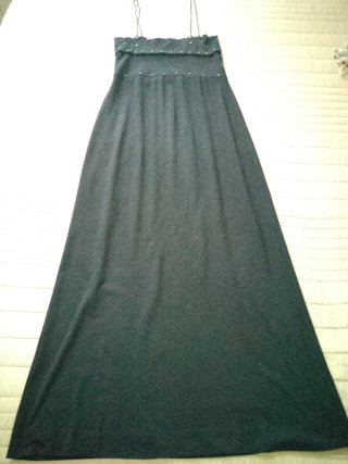 Vestido largo negro con tirantes