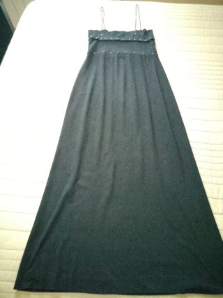 Vestido largo negro con tirantes