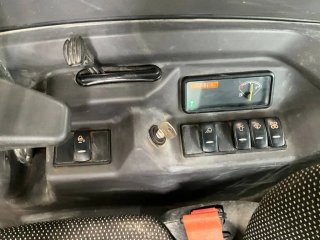 Mini Excavadora Volvo EC27D