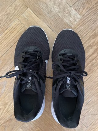 Zapatillas Nike Running Negras y Blancas