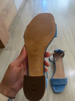 Sandalias azules tacón dorado talla 38