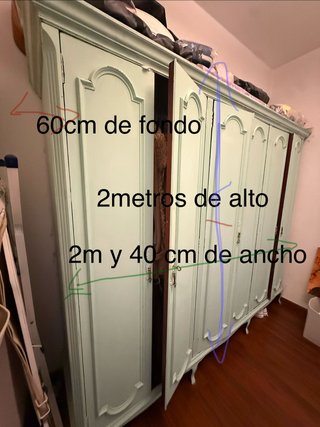 Armario de madera