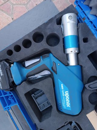 PRENSA MULTICAPA UPONOR UP110