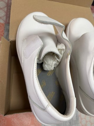 Zapatos de trabajo blancos