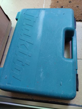 Atornilladora Makita DC1290 con cargador