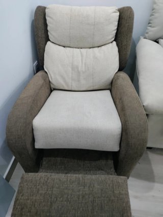 Cómoda de madera con 7 cajones
