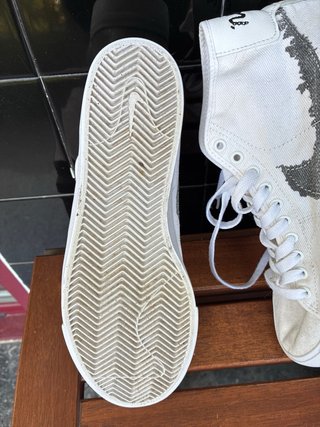 Zapatillas Nike Tela Blancas y Plateadas