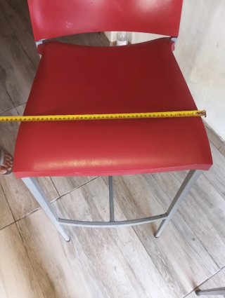 Sillas de cocina roja y gris