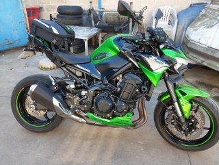 Kawasaki Z900 Verde y Negra  A2
