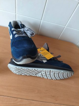 Zapatos de seguridad azules sin estrenar