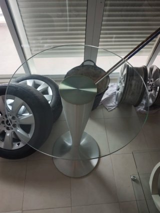 Mesa redonda cristal y metal