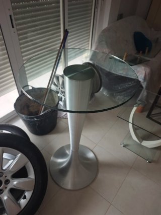 Mesa redonda cristal y metal