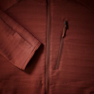 Chaqueta de montaña y trekking lana merino con capucha