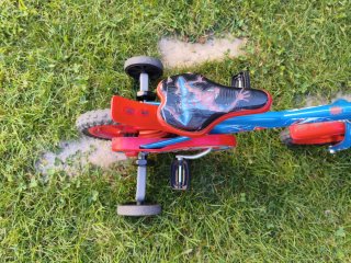 Bici Spiderman niño con ruedines