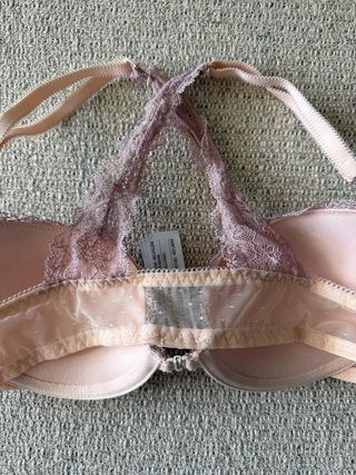Sujetador push up Oysho 85B encaje rosa