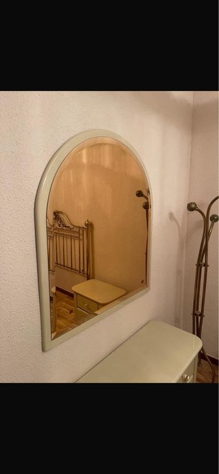 Cómoda y mesitas de noche a juego