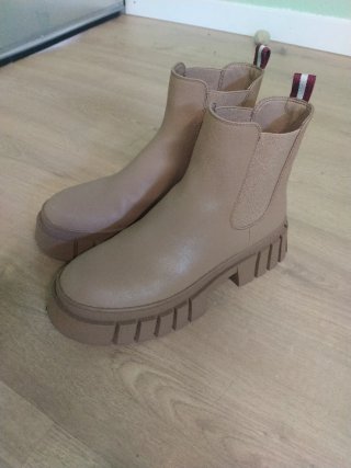 Botas beige chelsea suela track