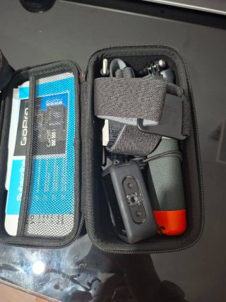 GoPro Hero 12 Black mas regalo de accesorios