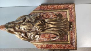 Consola esquinera para imagen o escultura. Buen es