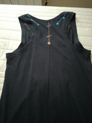 Vestido largo negro con detalles