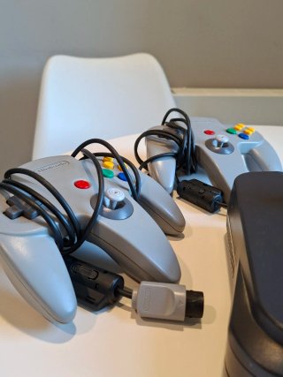 Nintendo 64 + Super Mario 64 + 2 Mandos + cables