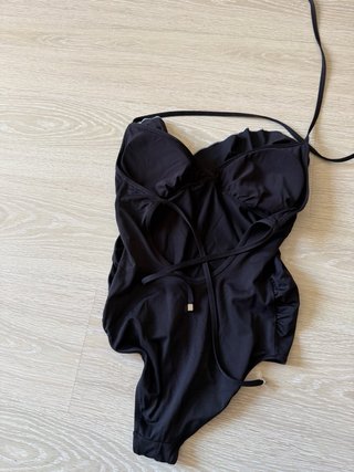 Bañador premamá negro con volantes