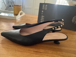 Zapatos Pedro Miralles tacón bajo negros