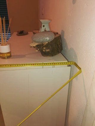 Mesa recibidor madera y blanco